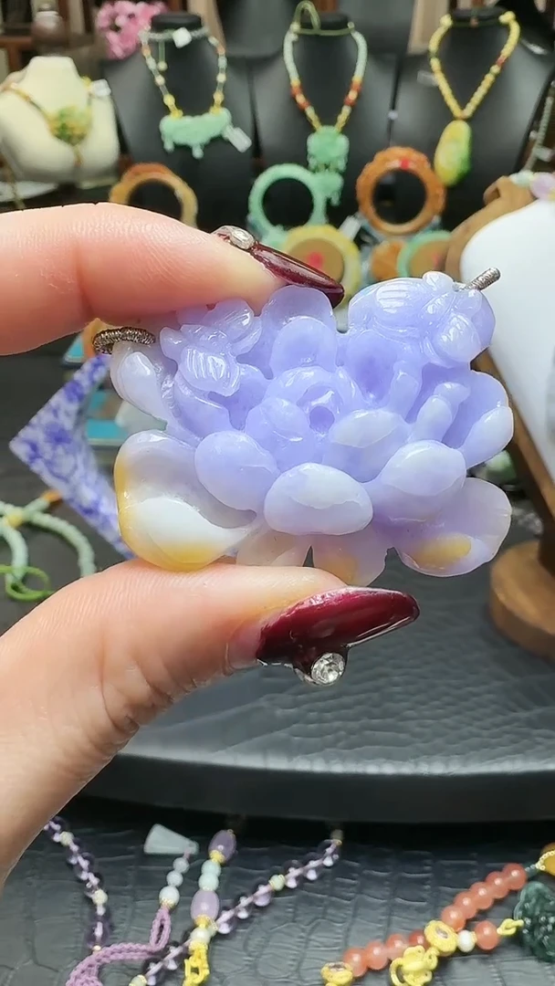 【闪购商品】翡翠颈饰未镶嵌花