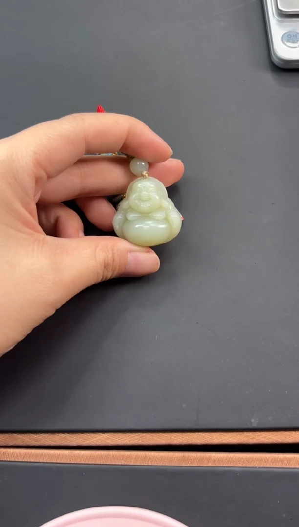 【闪购商品】和田玉吊坠(赠链)未镶嵌且末微色差迪克兰吊坠