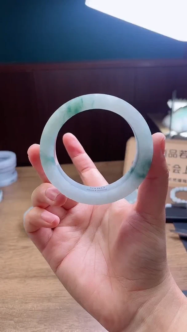 定制翡翠手镯未镶嵌定制