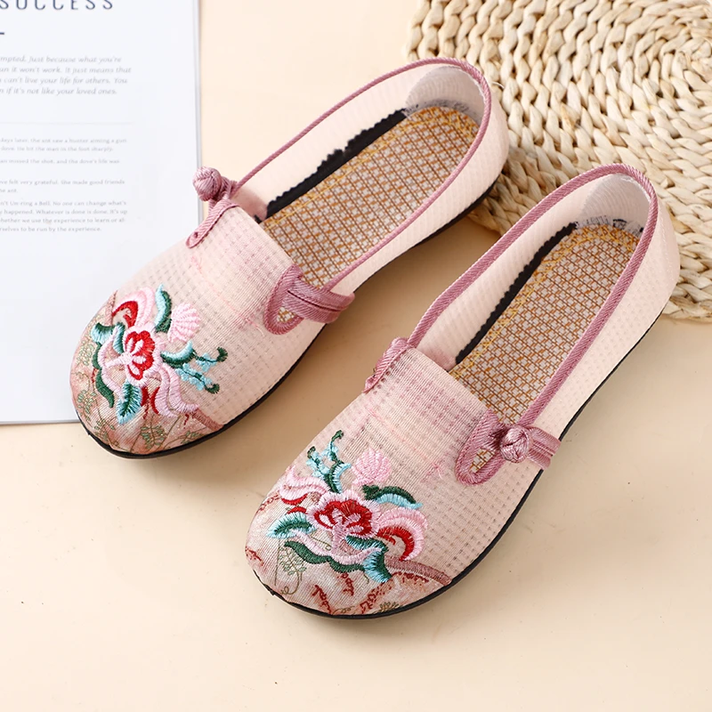 2025新款夏季老北京布鞋妈妈鞋透气网面绣花鞋软底防滑奶奶鞋女