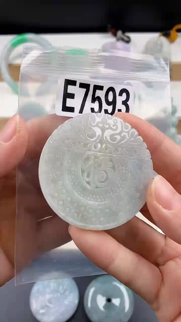 颈饰未镶嵌翡翠天然翡翠吊坠挂件