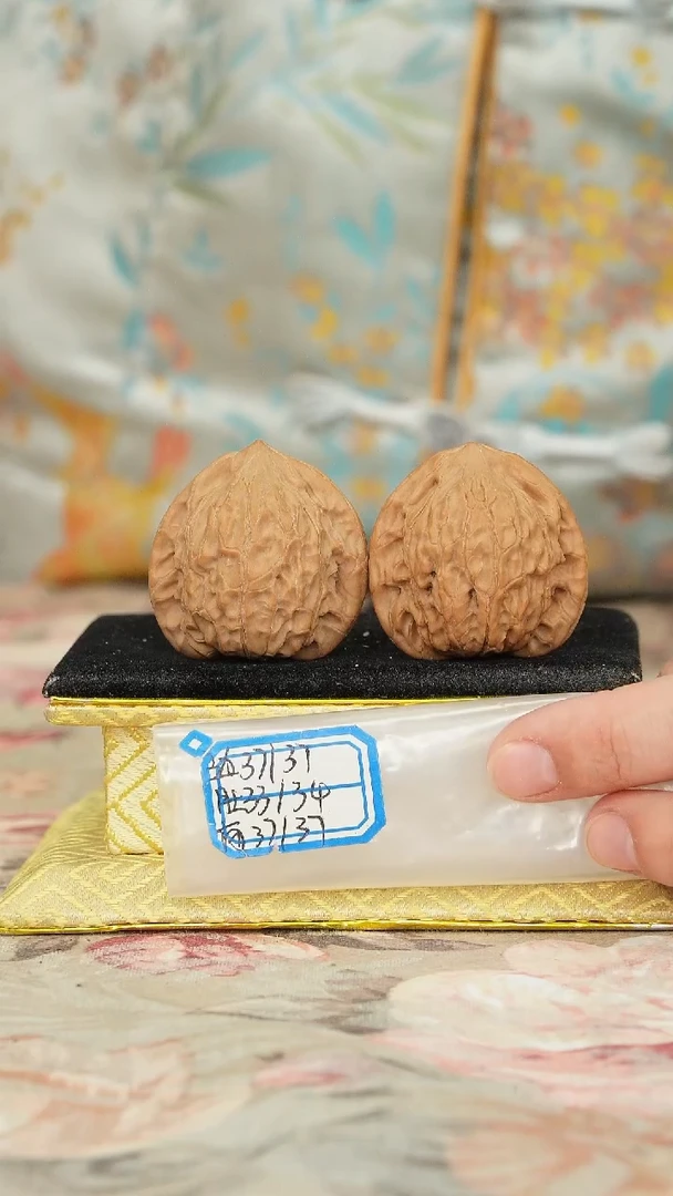 【闪购商品】文玩核桃把件非嫁接将军帽