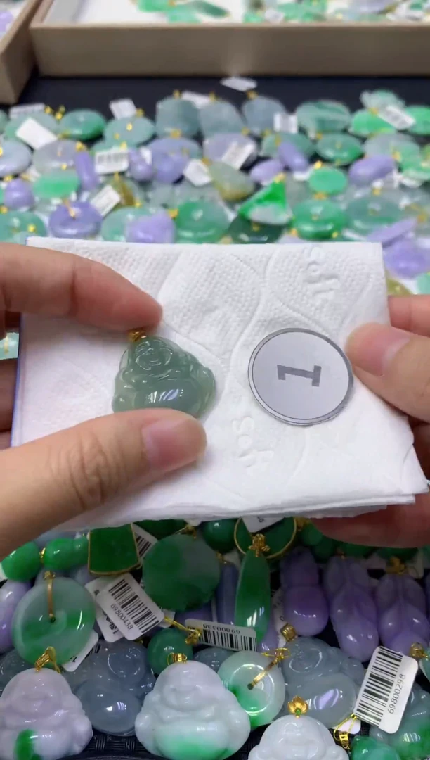 颈饰未镶嵌翡翠天然缅甸翡翠A货