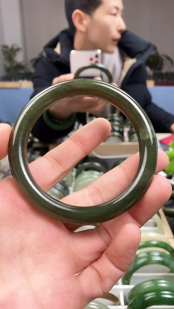 【闪购商品】和田玉手镯未镶嵌63