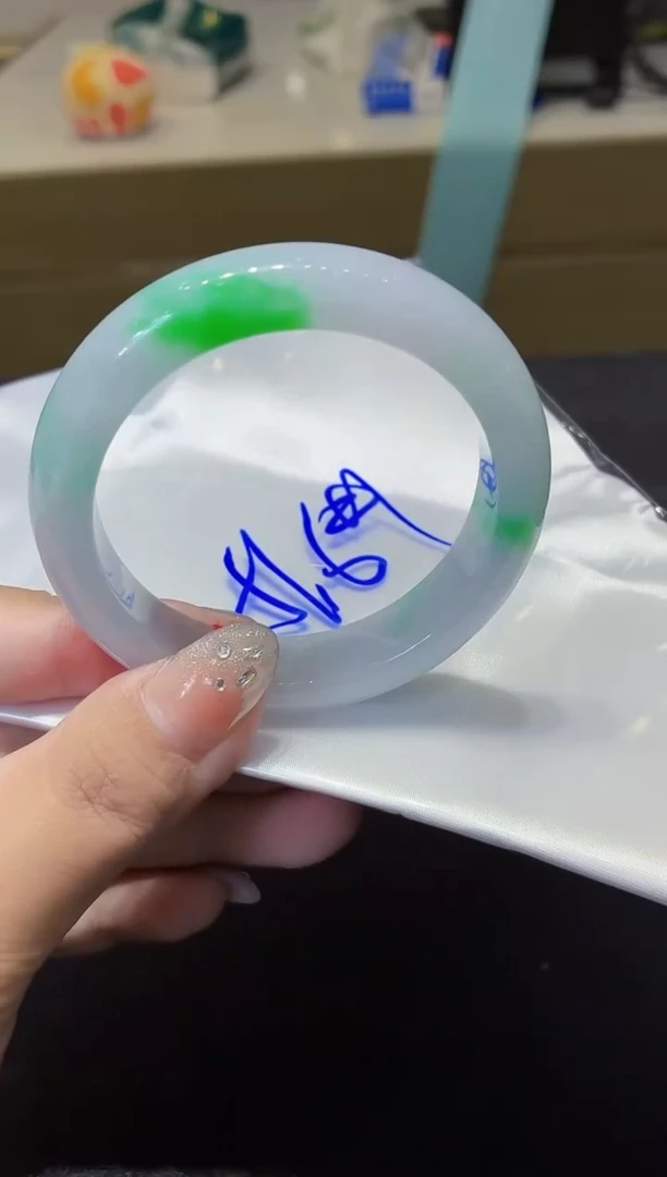 未镶嵌手镯翡翠翡翠手镯