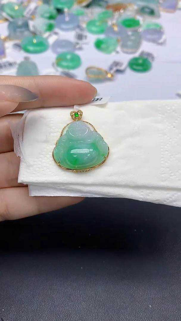 翡翠18K金镶嵌颈饰天然缅甸a货翡翠