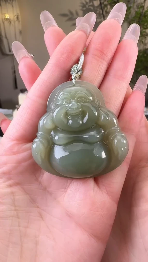 和田玉未镶嵌颈饰佛公 带包容