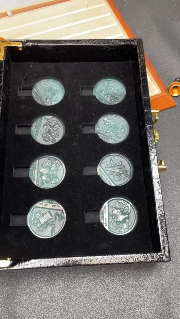 【闪购商品】定制翡翠未镶嵌（只发一套）八件  x45