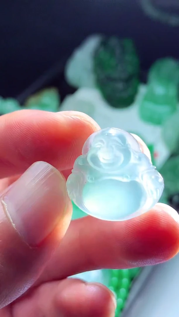 未镶嵌定制翡翠E***?翡翠毛货定制