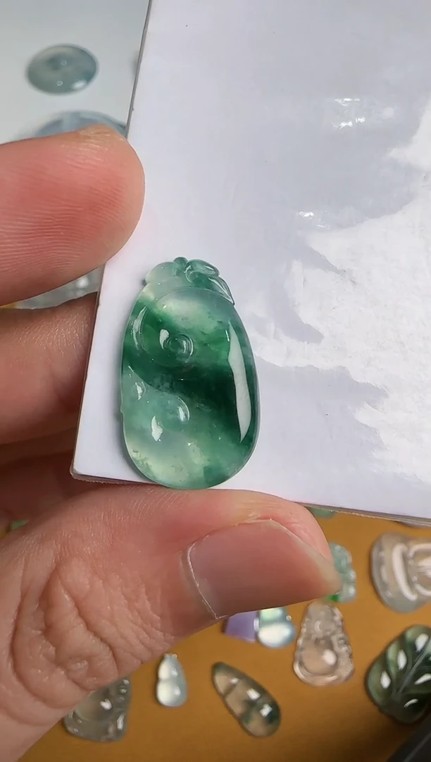 翡翠未镶嵌吊坠(不含链)如意