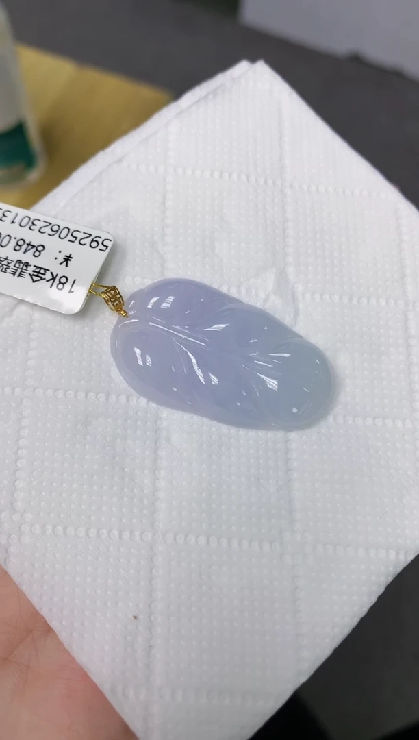 翡翠18K金镶嵌颈饰1111111111