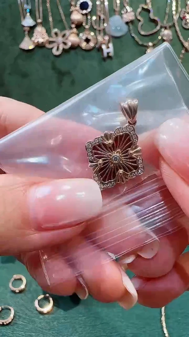 【闪购商品】玛瑙/玉髓吊坠(不含链)18K金镶嵌18K金钻石布布吊坠