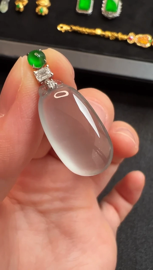 吊坠(不含链)18K金镶嵌翡翠玻璃种福瓜吊坠