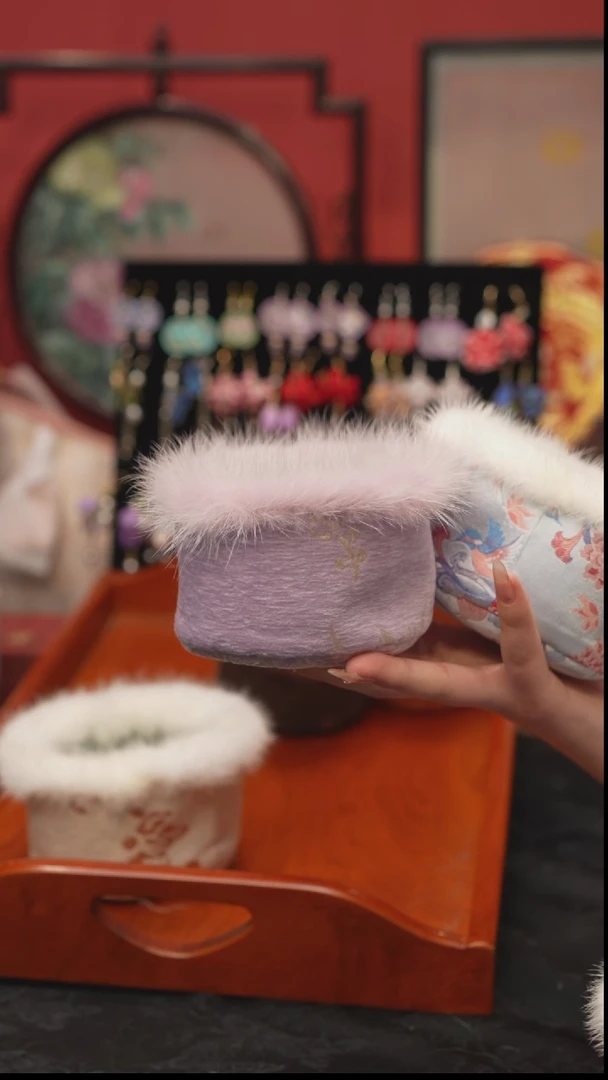 刺绣?****✨紫色+蓝色俩个外套 不带汤婆子