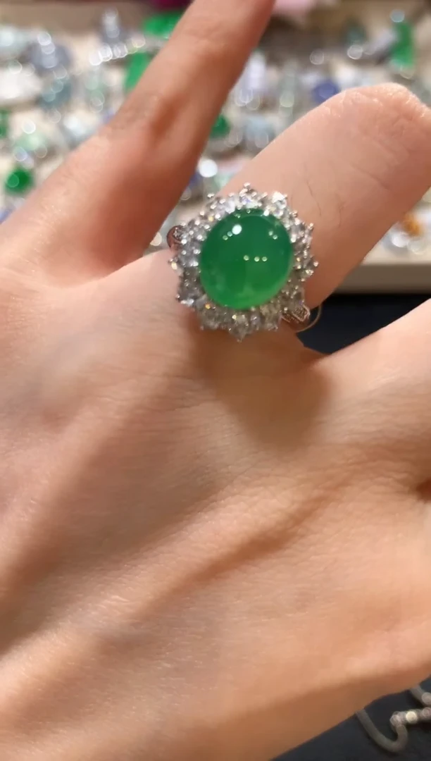 18K金镶嵌戒指翡翠n225