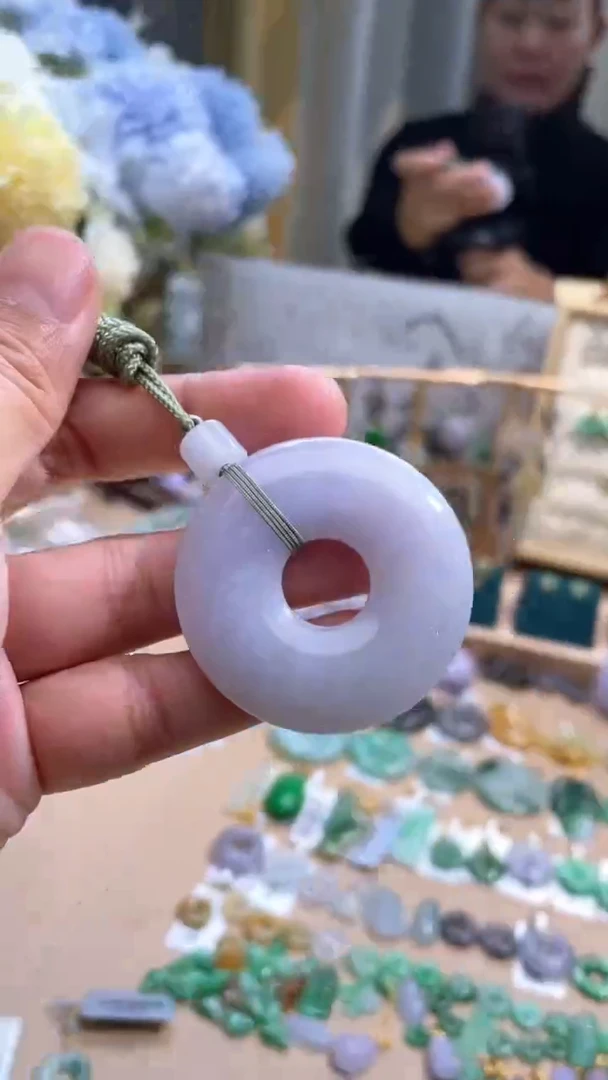 【闪购商品】翡翠颈饰未镶嵌甜甜圈