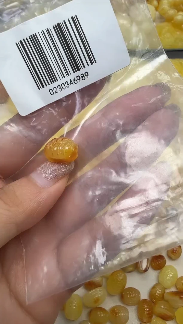 裸石琥珀未镶嵌如图