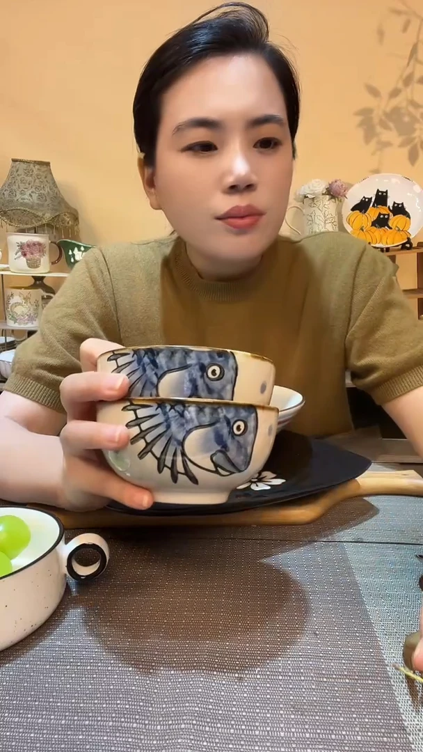 瓷片2个饭碗 微瑕介意勿拍