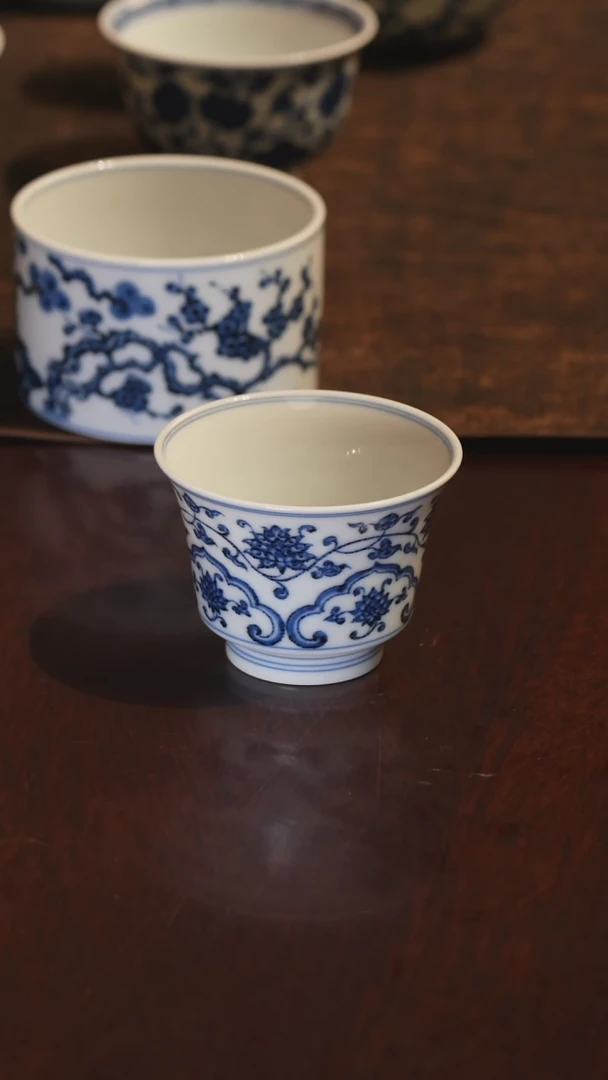 高温瓷松风馆藏缠枝莲如意纹马蹄杯
