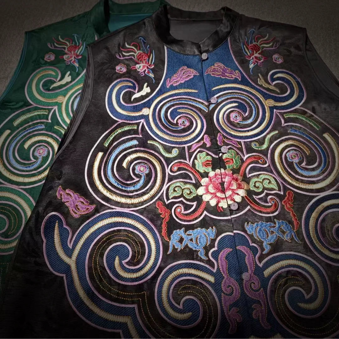 谢美丽-精选新款刺绣对襟马甲新中式