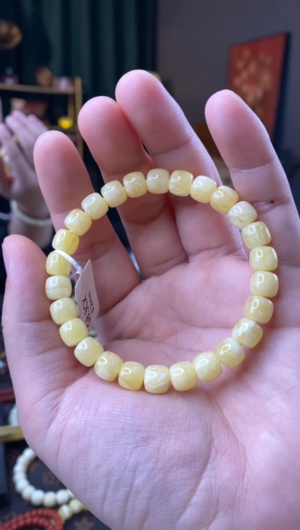【闪购商品】蜜蜡手串未镶嵌8.2mm老型微瑕
