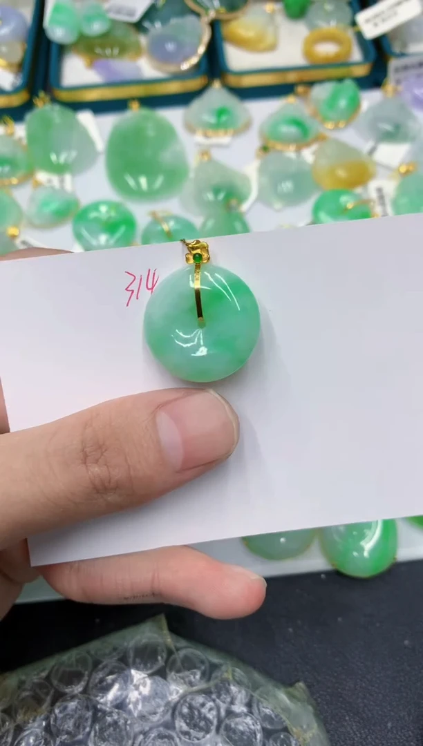 颈饰18K金镶嵌翡翠111111