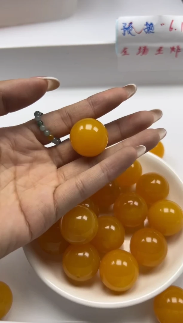 未镶嵌颈饰蜜蜡w2391鸡油黄蜜蜡22mm*1颗