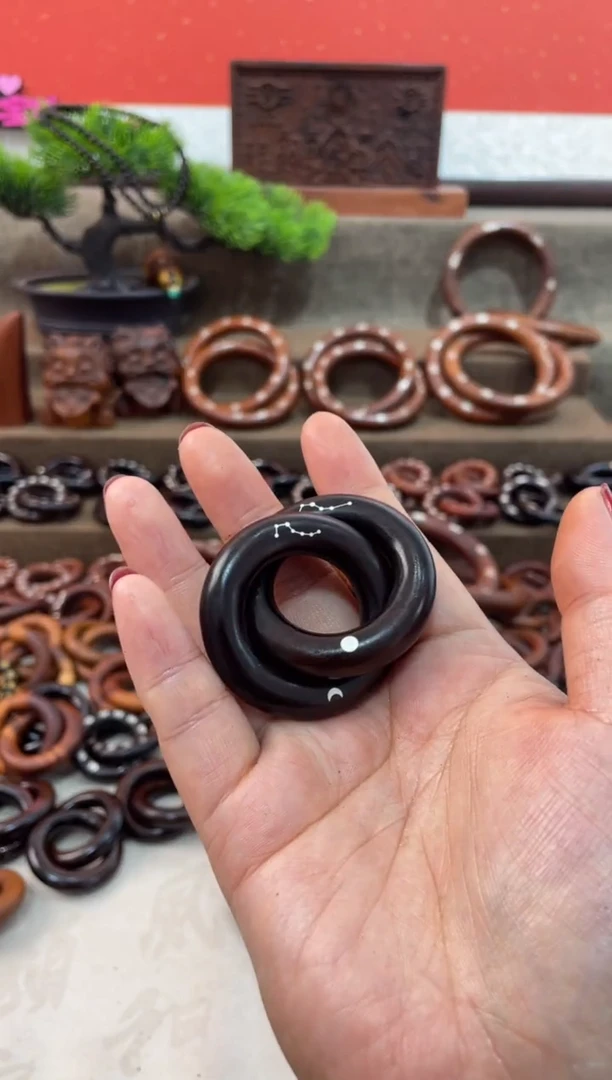 木枣木玉化2.5乾坤圈镶银六七星日月全品加挂绳一物一拍