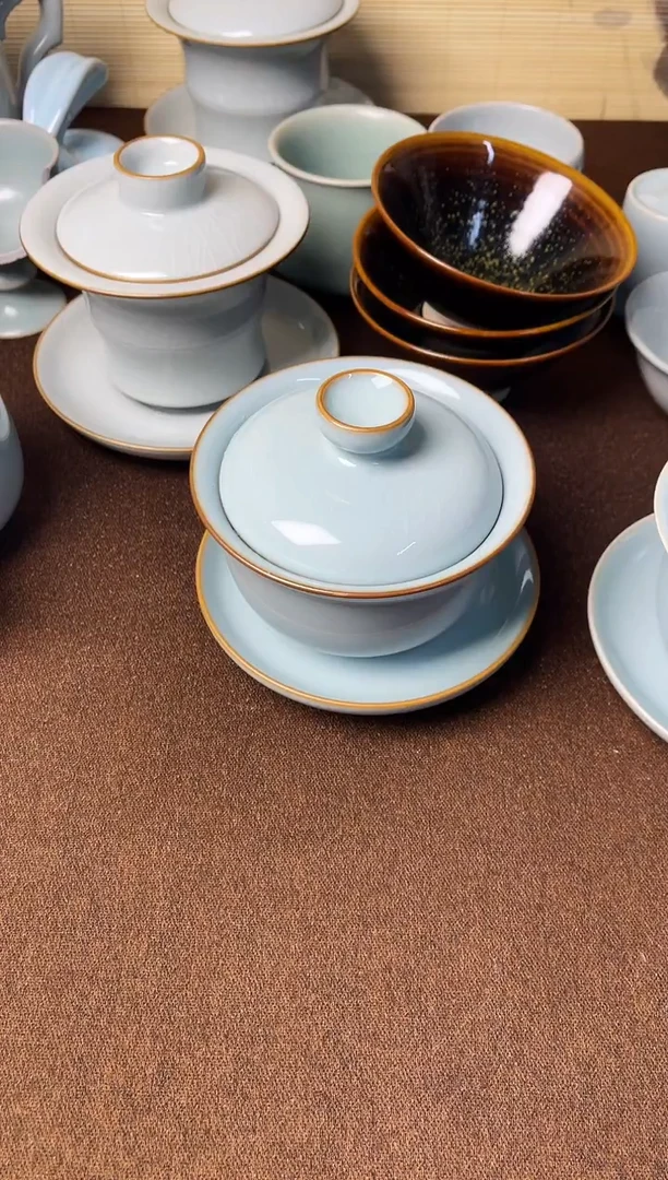 特价清仓-天青釉150cc三才元宝盖碗