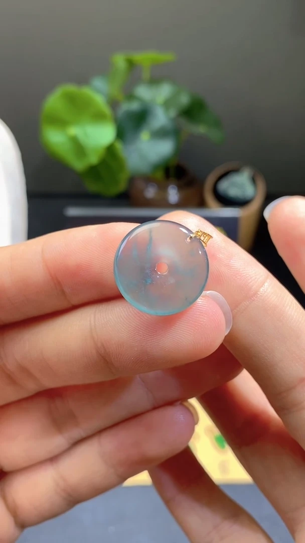 颈饰18K金镶嵌翡翠天然A货