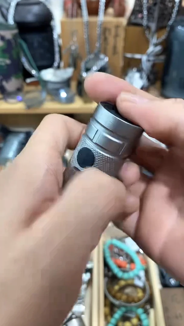 瓷片闪购商品  如图所示