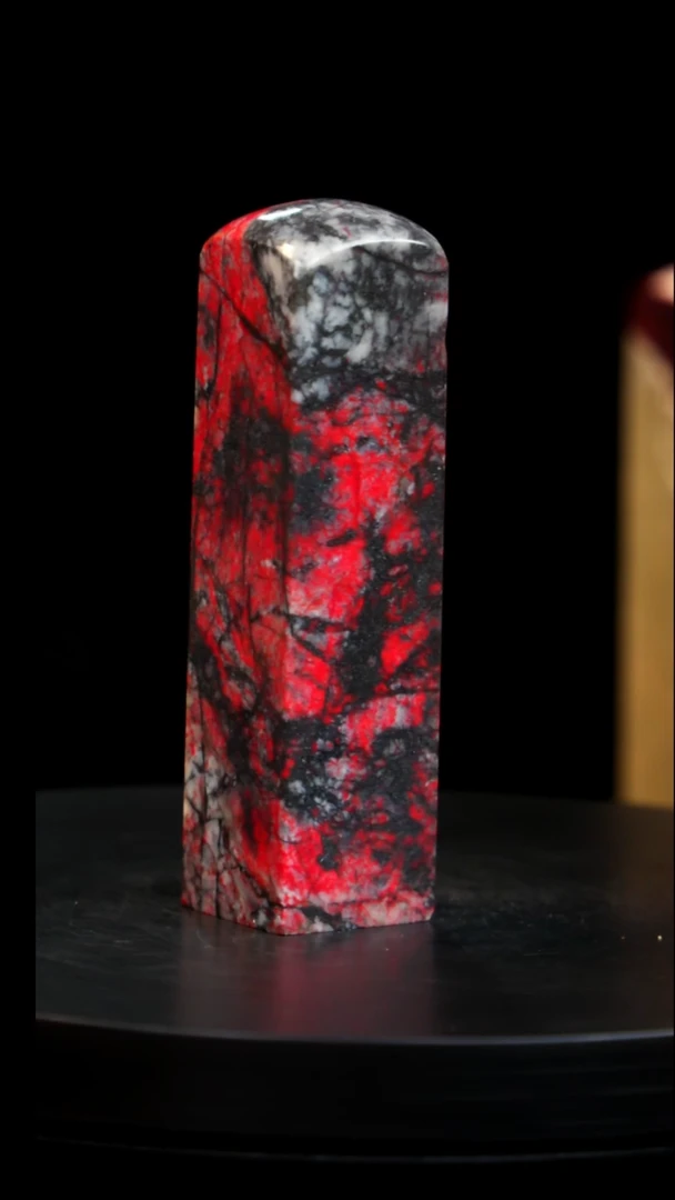 鸡血石刘关张印章