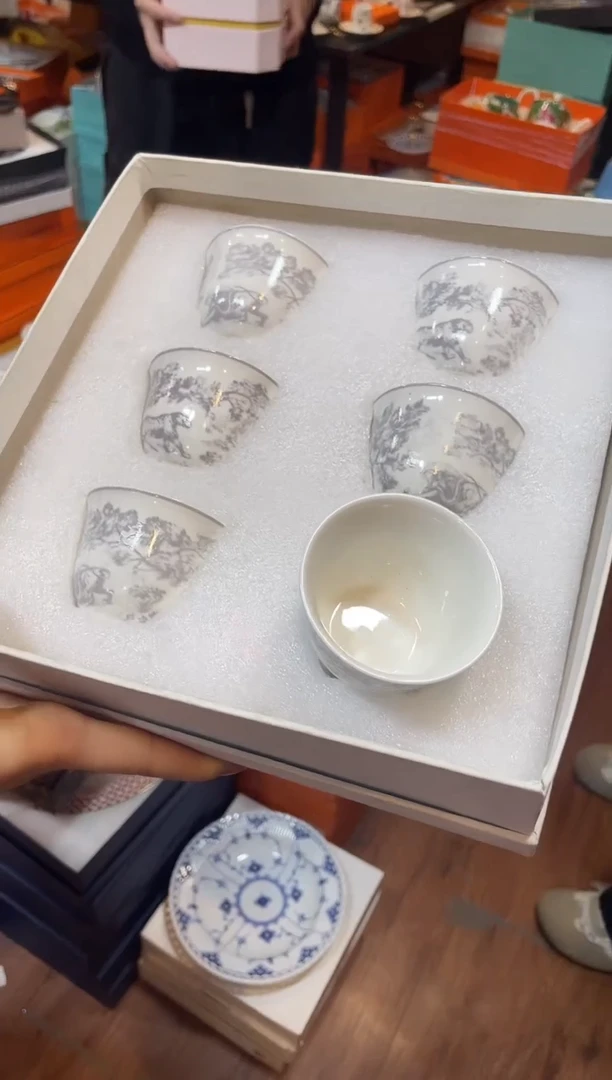 杯鸿辉家品牌瓷器，京东包邮！