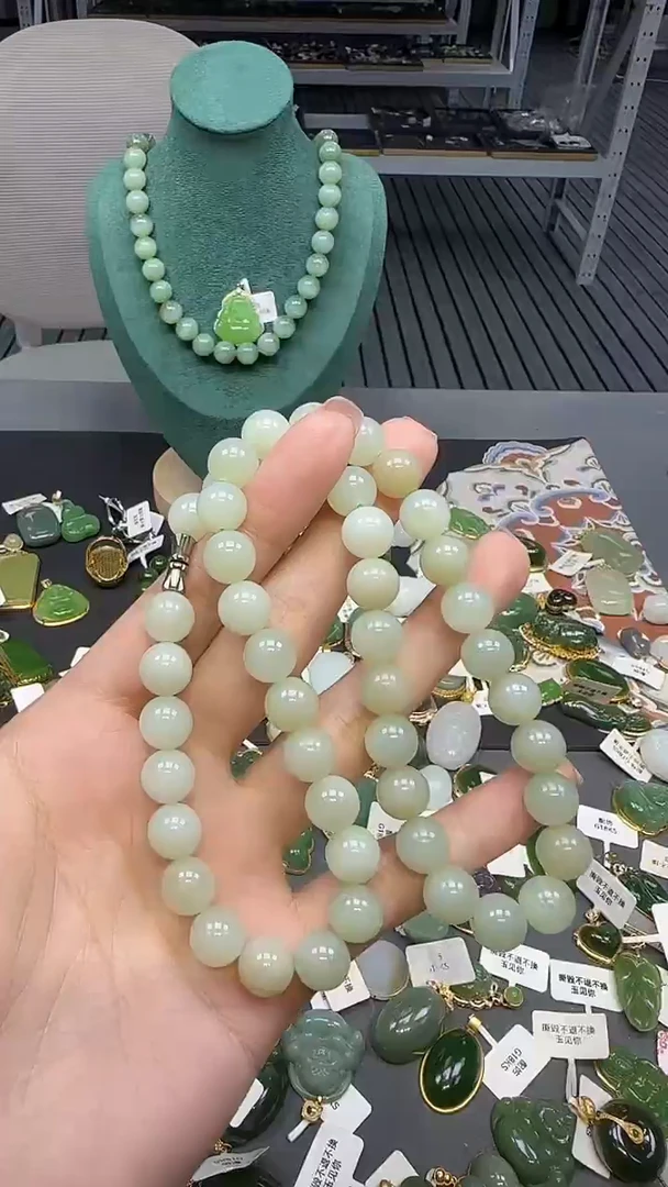 未镶嵌和田玉挂件1