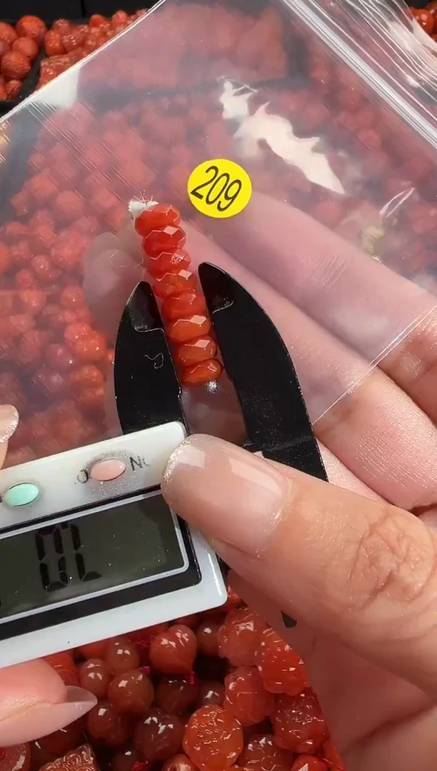 颈饰未镶嵌南红玛瑙1