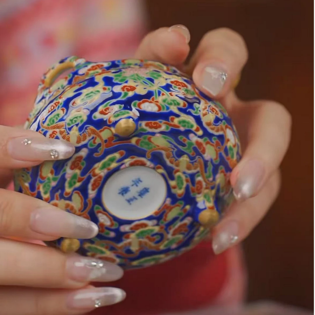 国呈拍卖古董瓷器