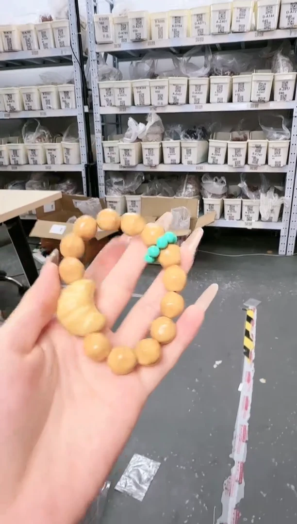 猴头核桃吊坠P-S052349