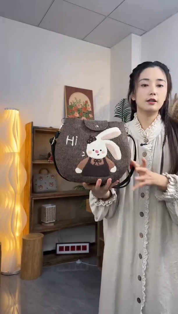 羊毛非遗纯手工包  单肩中圆包hi兔
