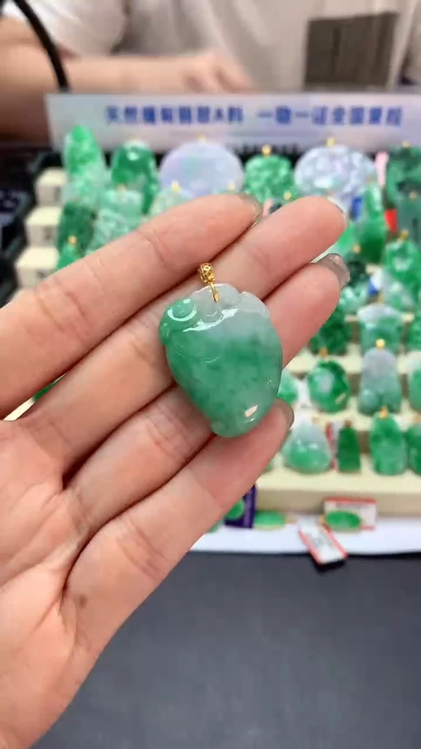 【闪购商品】翡翠吊坠(不含链)18K金镶嵌挂件