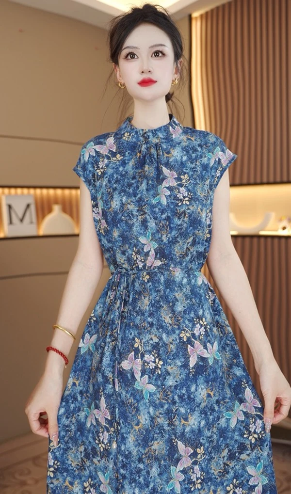 【青花蝶舞】2025专柜新款显瘦贵妇连衣裙Q8142（冰冰）