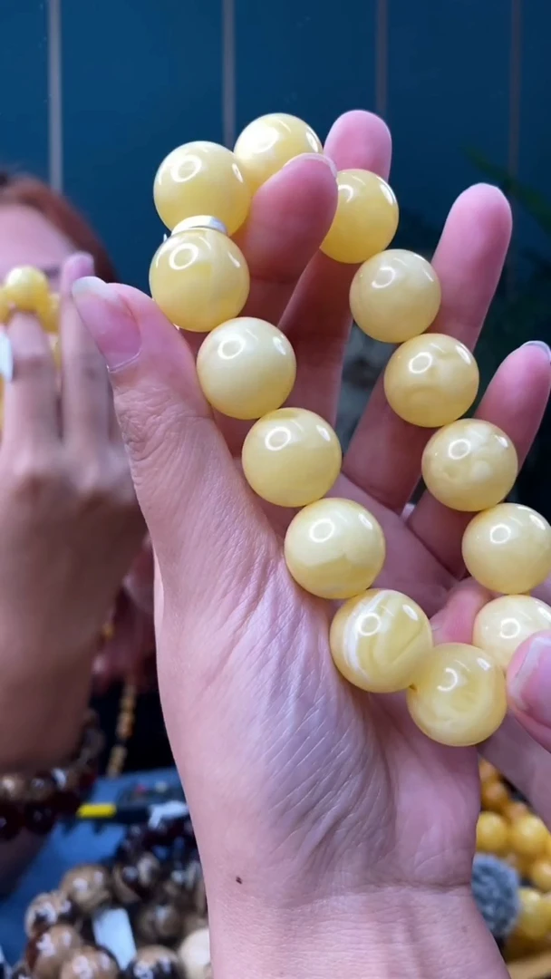 裸石琥珀未镶嵌9/1多样性发其一179