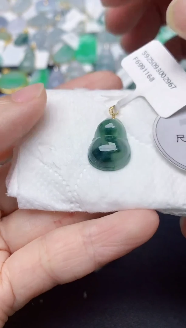 颈饰18K金镶嵌翡翠天然缅甸A货翡翠