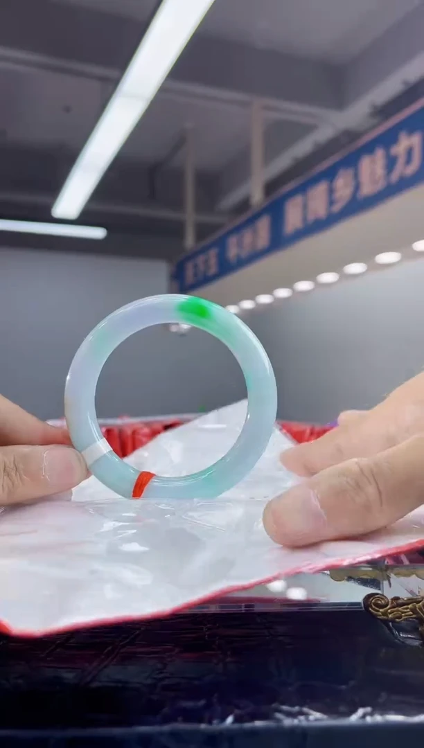 翡翠手镯未镶嵌手镯2