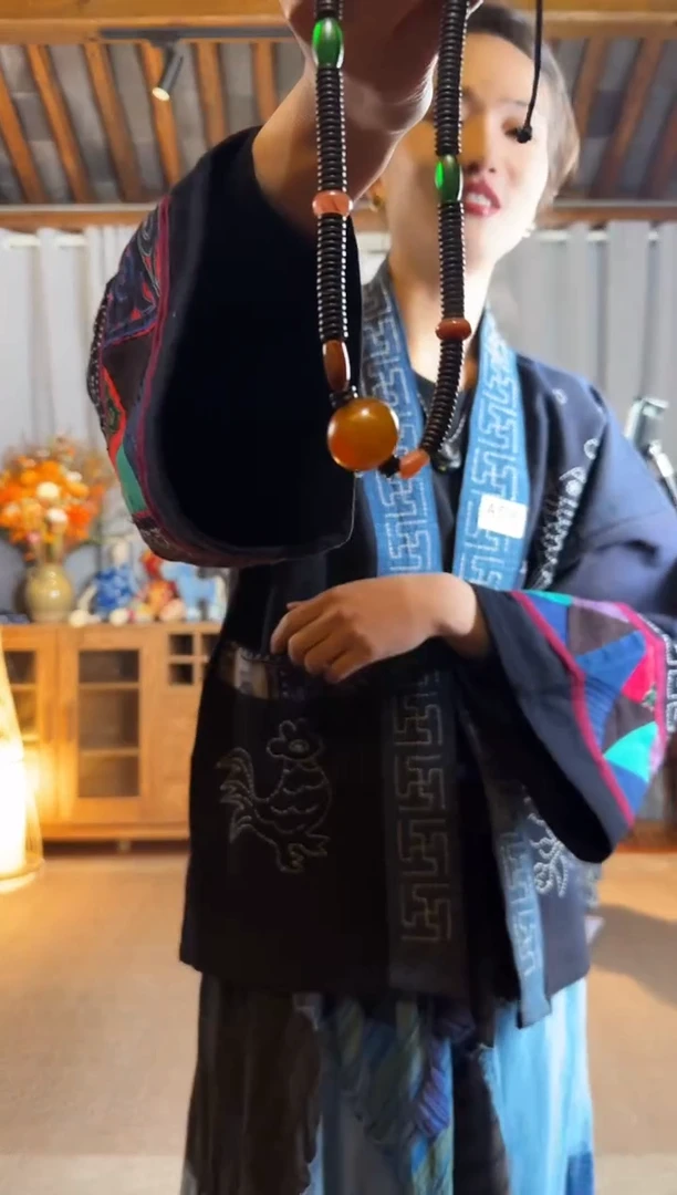 【闪购商品】设计师款南红挂饰