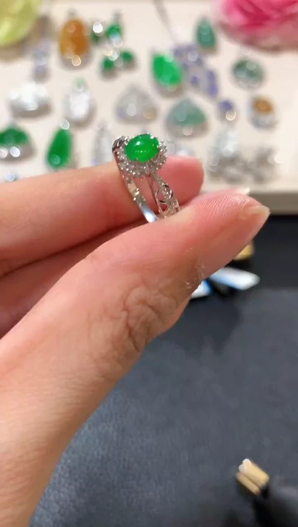 18K金镶嵌戒指翡翠z85