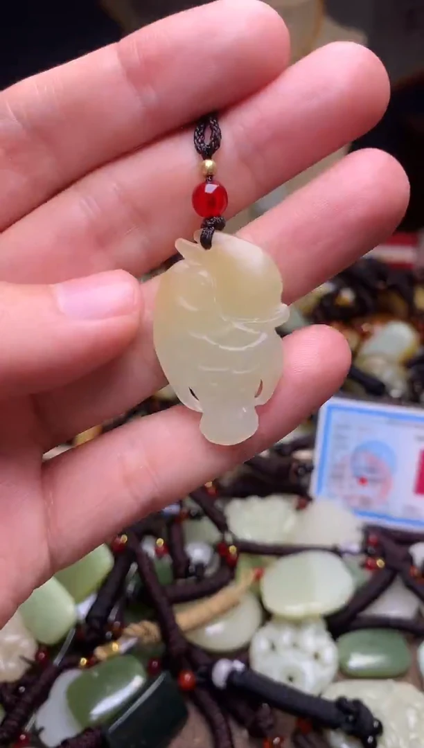 颈饰未镶嵌和田玉新疆料青海料清水和田玉吊坠