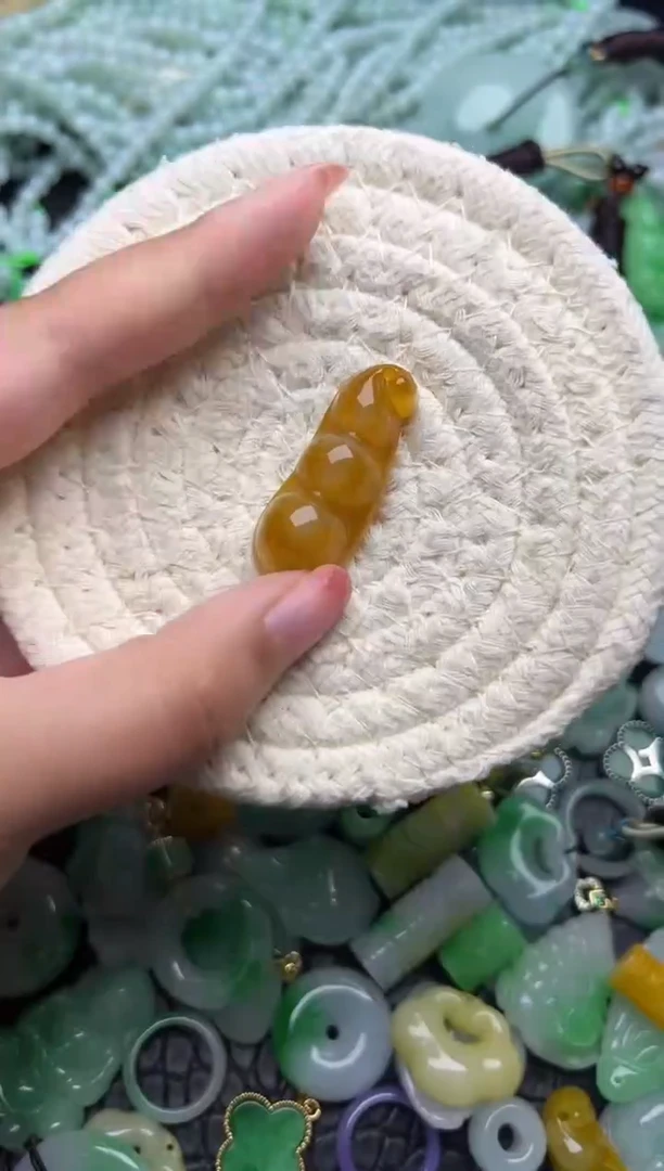 翡翠未镶嵌颈饰天然缅甸翡翠吊坠