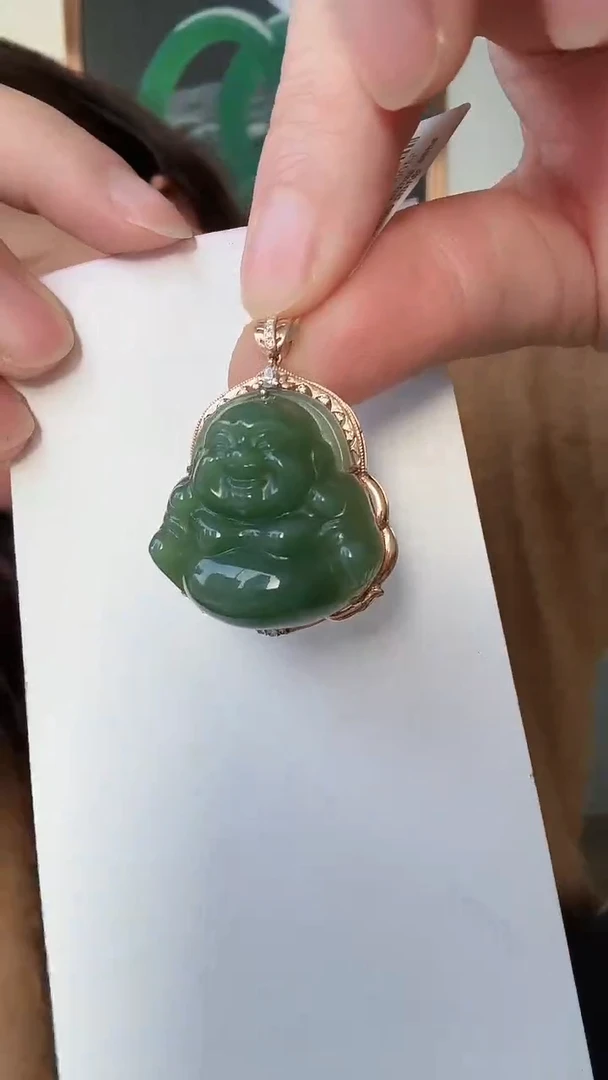 颈饰18K金镶嵌和田玉荣倩