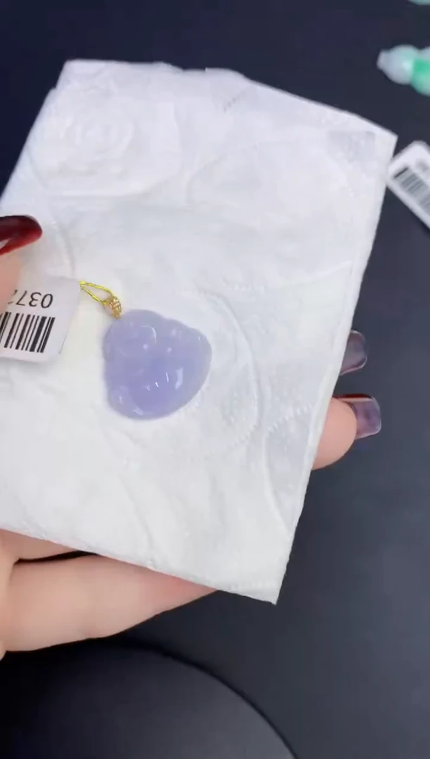 颈饰18K金镶嵌翡翠缅甸天然翡翠A货