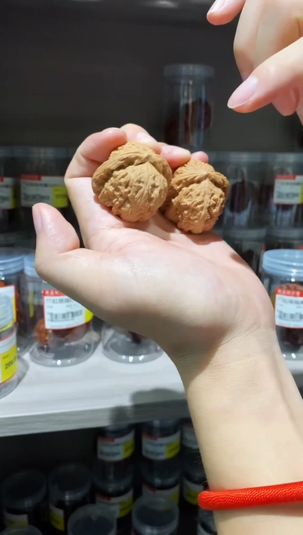 文玩核桃把件微修打底白狮子40-41